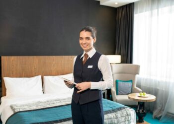 How to become a Hotel Manager